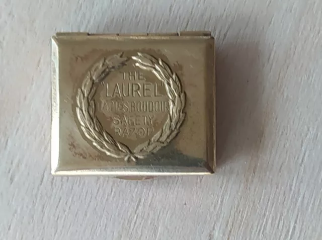 Vintage Miniaturrasierer. The Laurel Damen Boutique. Sicherheitsrasiermesser Golddose