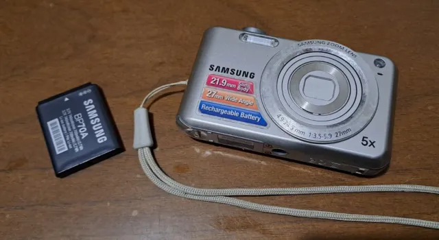 SAMSUNG ES65  10,2 MP Fotocamera Digitale FUNZIONANTE Leggi Descrizione