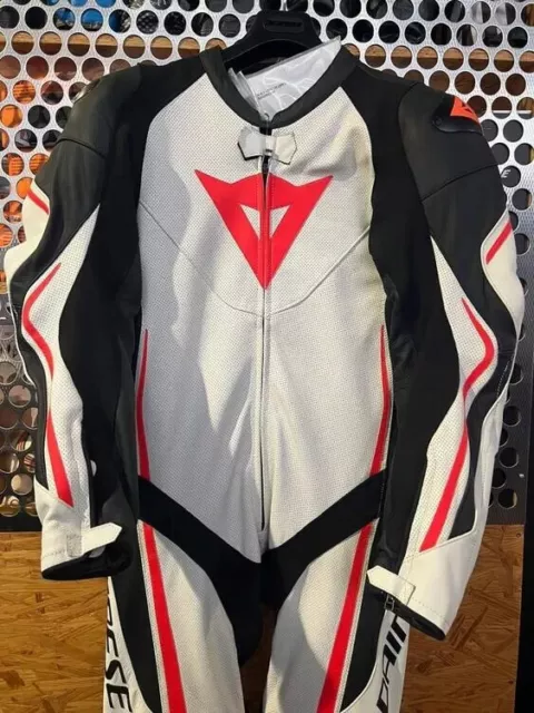 tuta moto in pelle ASSEN 1 DAINESE bianco/nero/fluo-arancio TG 50