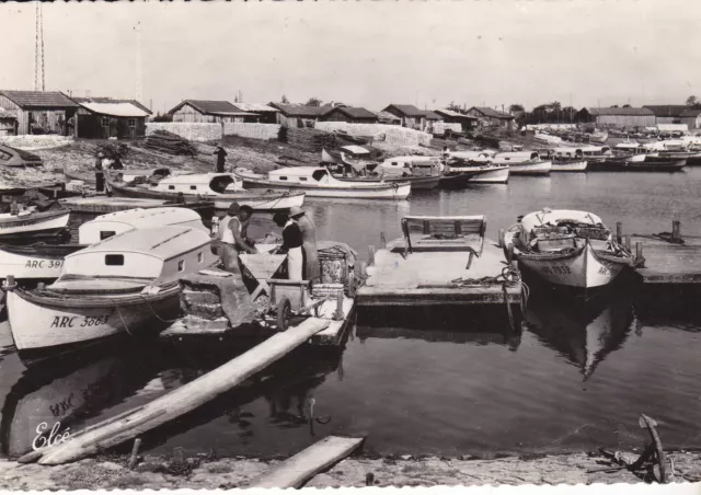 Cpsm Bassin D' Arcachon Le Port De La Teste Apres La Rentree Des Pinasses Et Tr