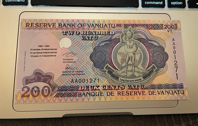 Vanuatu  200  Vatu  1995  AU-UNC  P. 9,  Banknote, Uncirculated( OVER PRINT )