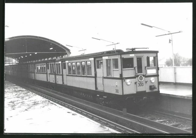 Fotografie unbekannter Fotograf, Ansicht Berlin, Bahnhof Prinzenstraße, U-Bahn