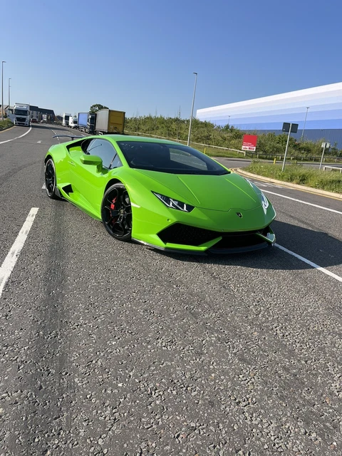 Supercar lamborghini huracan Car Hire Prom Wedding Chauffeur Driven