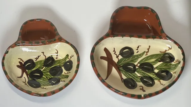 Set of 2 Hand Made 2-Sectioned Signed Olive Serving Dishes Excel. Used Condition