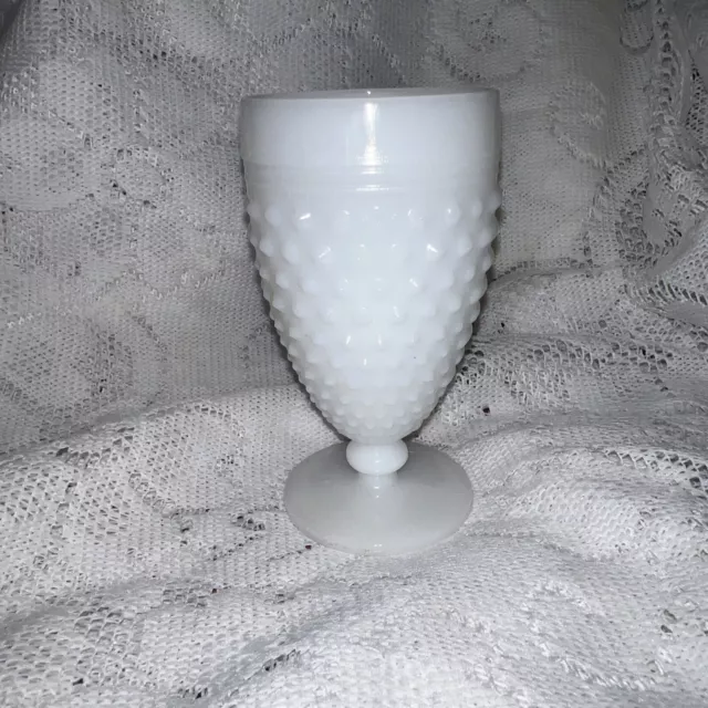 https://www.picclickimg.com/xYIAAOSwNkhj0cBz/Vintage-Anchor-Hocking-White-Milk-Glass-Pointed-Dot.webp