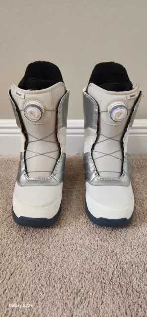 Women's BURTON 22 Mint Boa Snowboard Boots - Size 8 1/2