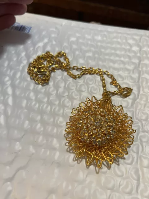 Vtg Goldtone Wire Work Rhinestone 3D Flower Pendant Necklace