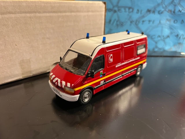 Eligor SB 1/43 - Renault Master B120 Double Cabine Heinis
