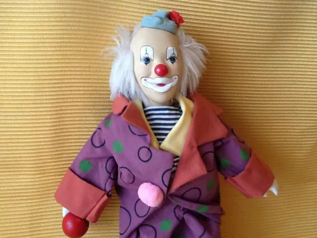 alter CLOWN PORZELLANPUPPE SAMMLERPUPPE mit beweglichen Beinen 30 cm 2