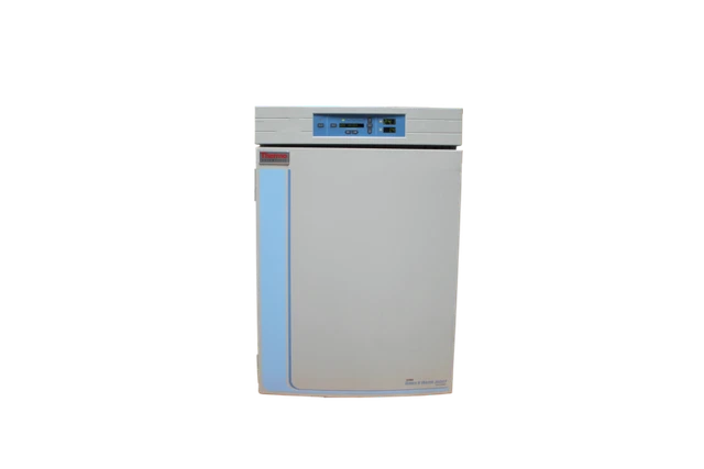 Thermo Scientific Forma 3110 Series II Water Jacketed CO2 Incubator