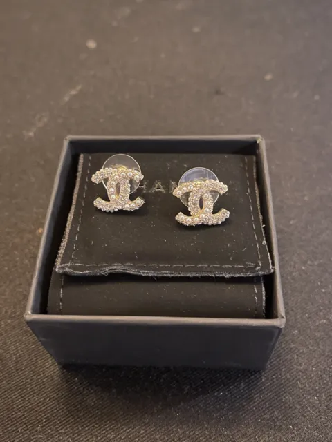 CHANEL AUTHENTIC CRYSTAL & Pearl Classic CC Logo Earrings Silver Tone with  Box $445.00 - PicClick