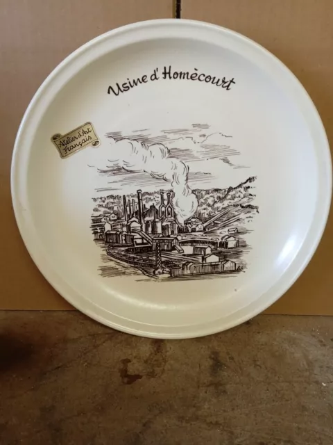 assiette souvenir " usine d'homecourt"  PEINTE A LA MAIN . TESS