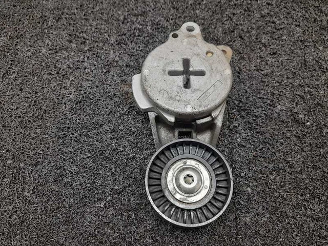 galet tendeur pour TOYOTA AURIS 1.4 D-4D (NDE180 ) 2012 1469420