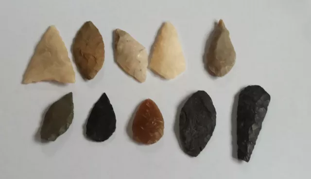 10 Neolithic Flint Carved Arrowheads Stone Age Britain War Relic 3000 B.c.
