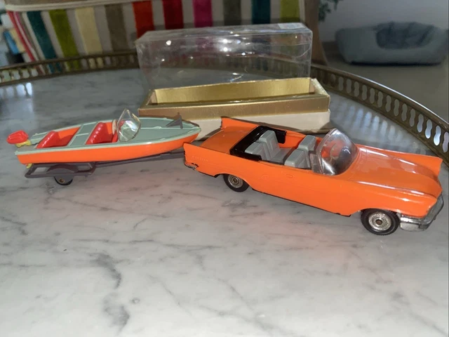 Anciens jouets NOREV : Chrysler New-Yorker et Dinghy Rocca