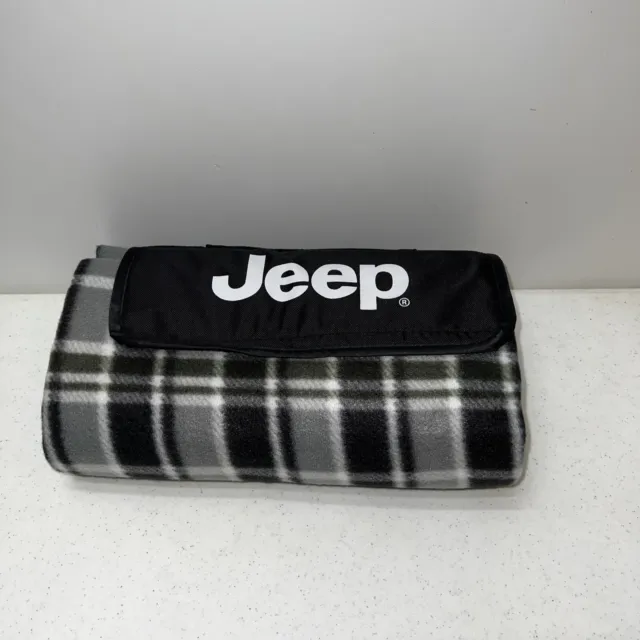 Jeep Brand Travel Fleece Picnic Blanket bleachers Foldacle green plaid 40”x 40”