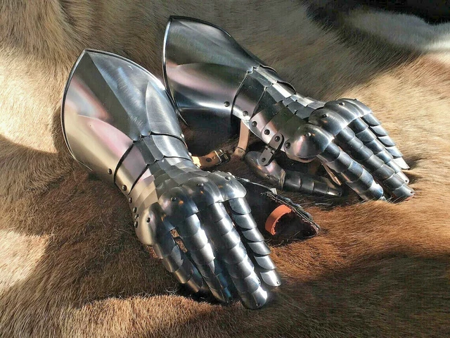 Medieval Gauntlets Gloves Finger Armor Armour Middle Ages Sword Fighting Battle