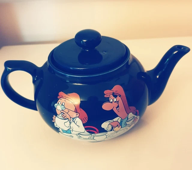 Lovely Vintage Lyons Tetley Tea Pot by Wade England (1386)
