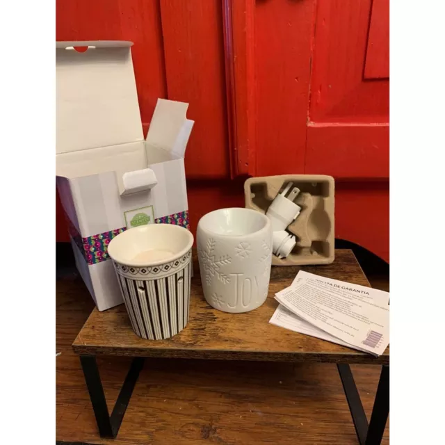 NEW Scentsy SPIRIT OF JOY Mini Warmer Wax Melt Snowflake Christmas + BONUS