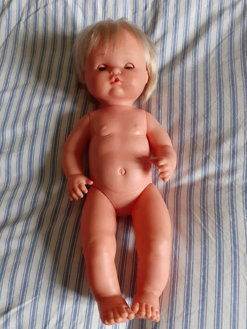 Poupée famosa 1980