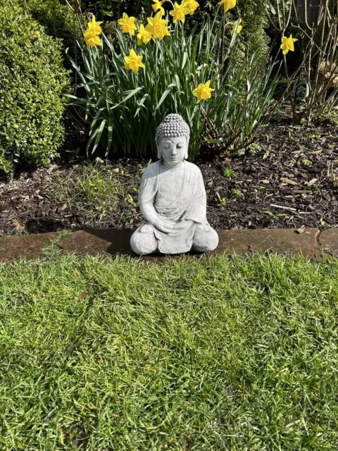 Steinfigur Buddha Steinguss Gartenfigur Frostfest