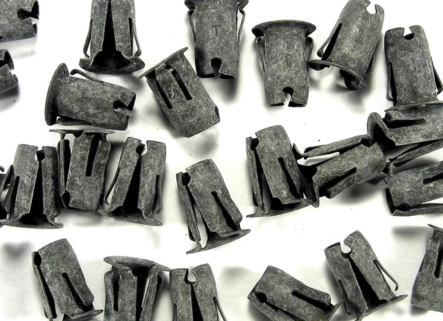 Ford Barrel Clips- Fits 9/32" Hole- 1/4" Stud- Emblem Trim etc- 40 clips- #015F