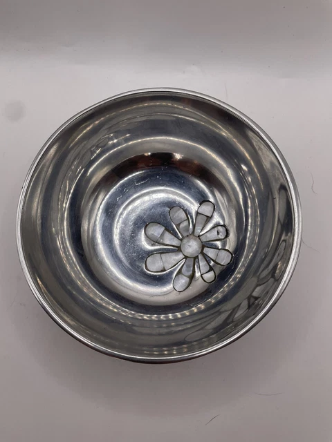 Towle Silversmiths Small Bowl With Mother Of Pearl Daisy On Inside 5” Across