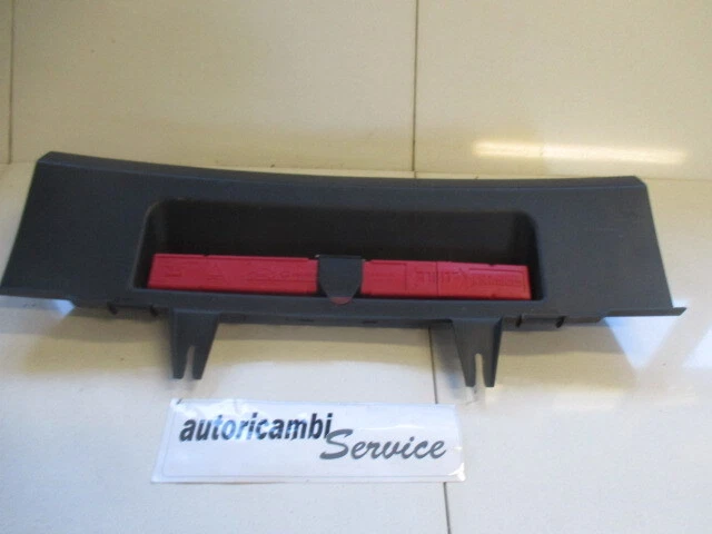 8P4863471A Triangle Urgence AUDI A3 2.0 D Aut DSG 5P 4X4 103KW (2008) Pièces