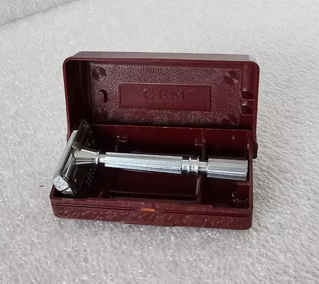 Antique 1930s GEM Micromatic Single Edge Safety Razor w Bakelite Box Made in USA