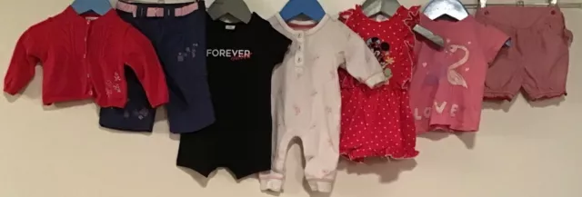 Pacchetto di abbigliamento per bambine età 0-3 mesi cura mamma e papà M&S