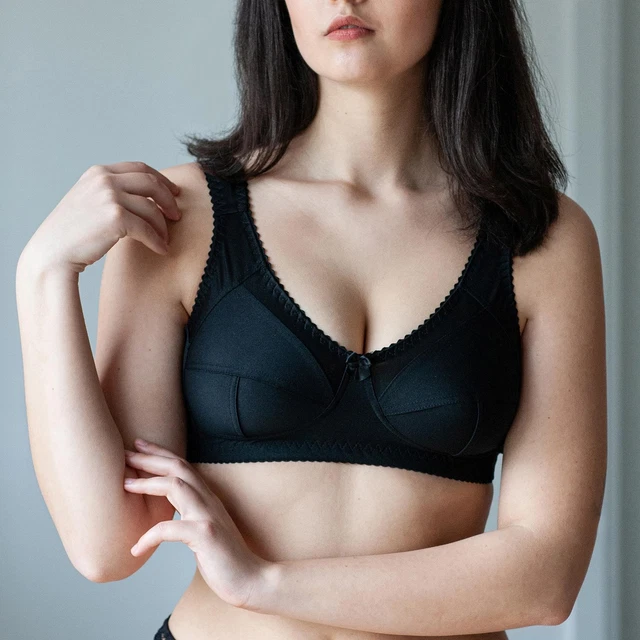 Soutien Gorge sans Armature Comfit Confortable Couture Femme Sexy Col en V Brassiere avec Coussinets Bralette Coutures Classiques Idéal Tenue Décolleté, Soirée, Mariage, Travail (Beige,S Soutien Gorge sans Armature Comfit Confortable Couture Femme Sexy Col en V Brassiere avec Coussinets Bralette Coutures Classiques Idéal Tenue Décolleté, Soirée, Mariage, Travail (Beige,S