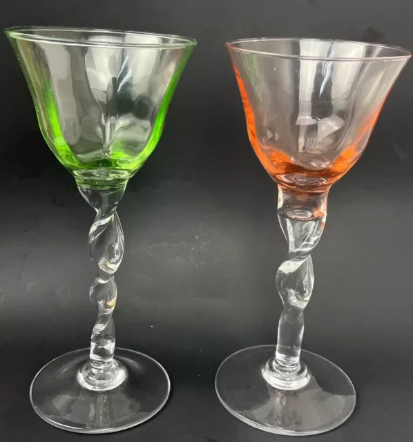 https://www.picclickimg.com/xbQAAOSwfR5lCbdD/Twisted-Stem-crystal-wine-glasses-Green-Red-Set.webp