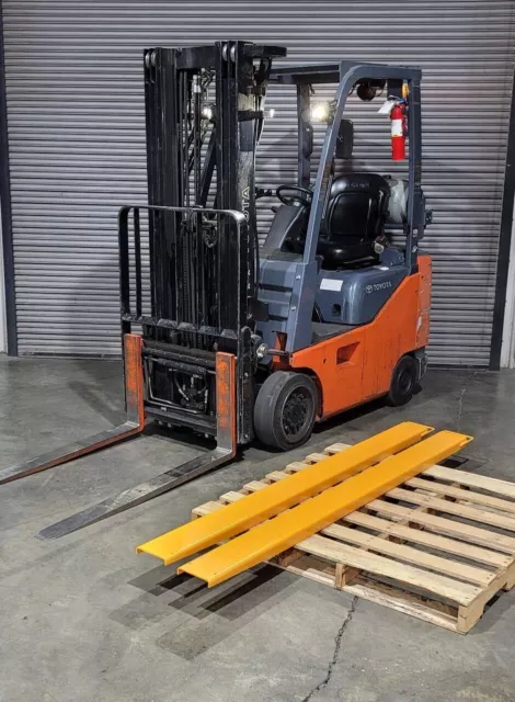 2019 Toyota Warehouse Industrial 3,600 lb Forklift Model: 8fgcu18 w/4th Lever