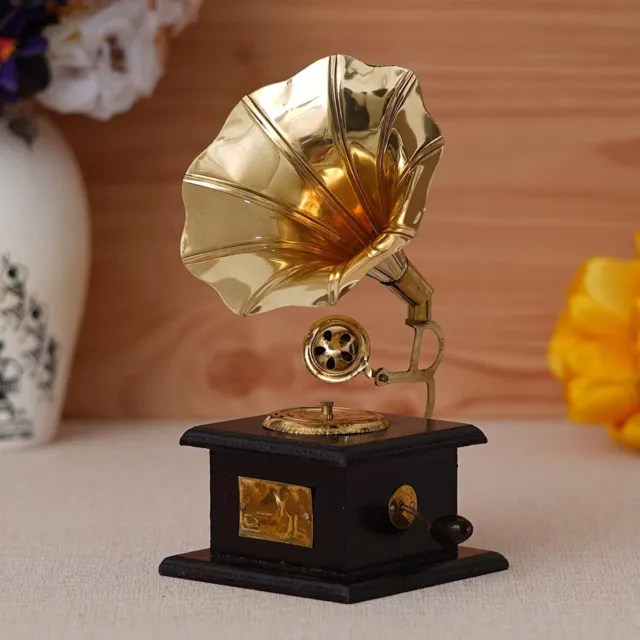 Obra de exhibición de gramófono cuadrado brillante JaipurCrafts - 23 cm (latón, marrón, oro)