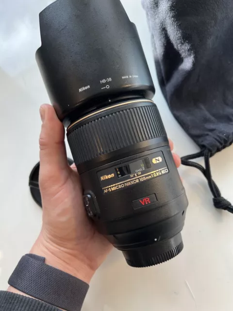 MINT Nikon Micro NIKKOR 105mm f/2.8G AF-S VR IF-ED Lens