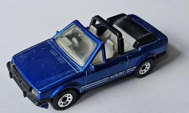 Matchbox Ford Escort Cabriolet XR3i in blau, Maßstab 1:56, 1985