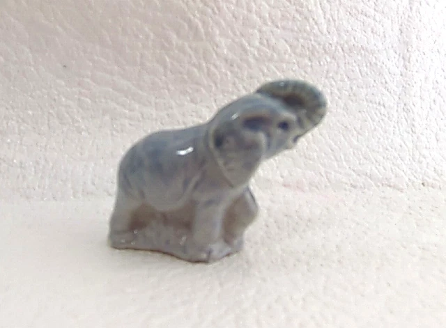 Red Rose Tea Wade Collectible Ceramic Elephant Miniature Figurine Animal
