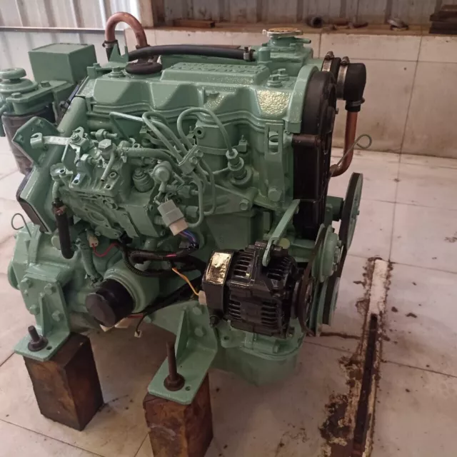 Daihatsu CLMD Inboard marine diesel engine from ship lifeboat used good by Air