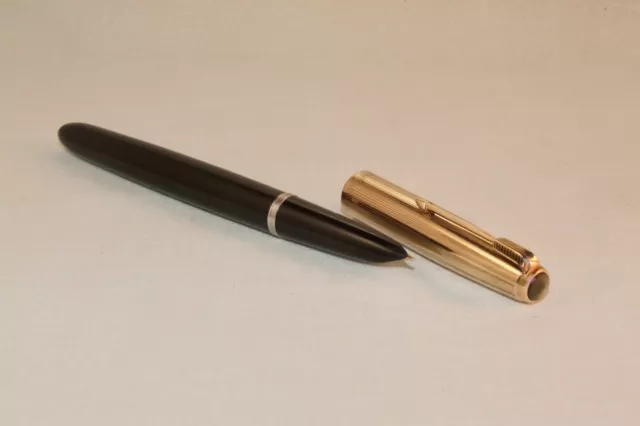 Vintage Parker 51 Custom Fountain Pen - Jet Black - R.g. Cap - Superb - C1952 Vintage Parker 51 Custom Fountain Pen - Jet Black - R.g. Cap - Superb - C1952