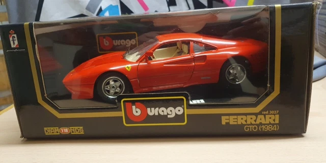 Staré retro kovové autíčko, FERRARI GTO 1984 , BURAGO, 1:24