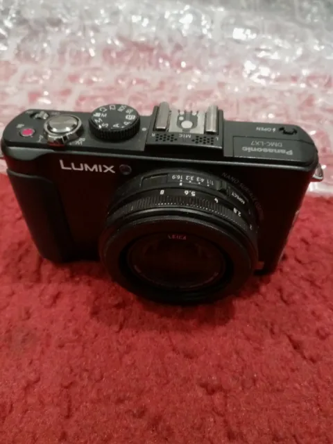 Panasonic LUMIX DMC-LX7 10.1MP Digital Camera - Black (MUST READ)