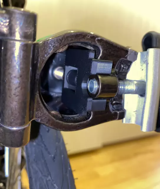 Brompton innertube mount