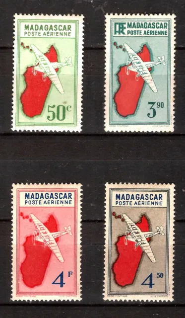 PIM 360 MADAGASCAR 4 timbres  neufs:vue de l'ile par avion