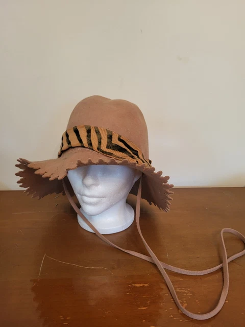 Hats, Women display picture 3