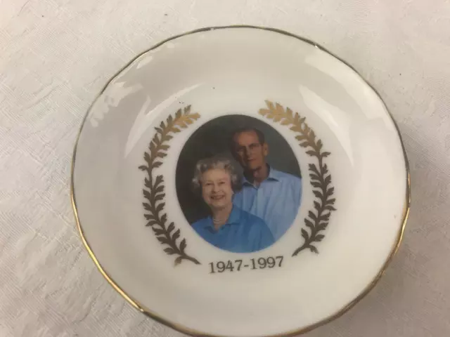 Royal Family - Pin Dish - 10 Cm - Queen Elizabeth 11 & Phillip 50Th Anniversary