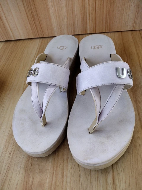 UGG 1097289 Luna Logo Charm Lavender Wedge Flip Flop Sandals Women’s Size 8