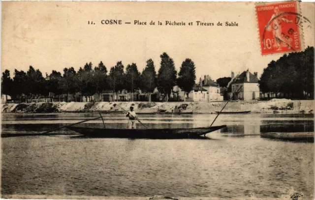 CPA COSNE - Place de la Pecherie et Sanddrawers (420723)
