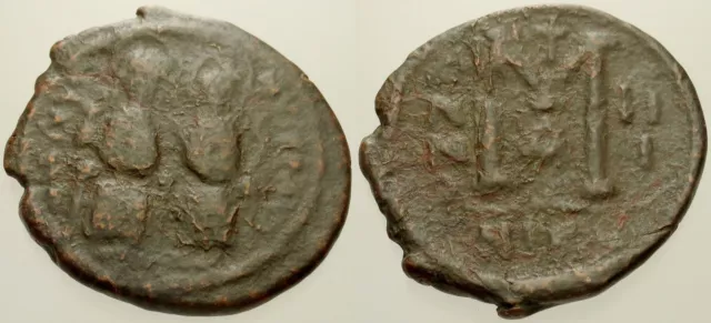 052. Byzantine Bronze Coin. JUSTIN II & Sophia, AE-Follis. Nicomedia. VG