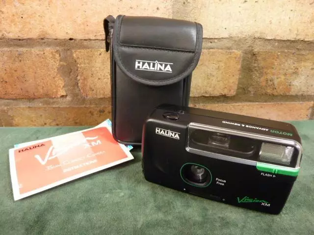 nice vintage Halina Vision XM Fixed focus 35mm camera Lomo Lomography