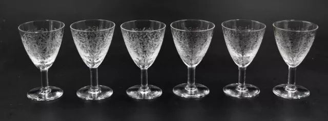 6 verres à liqueur anciens en cristal gravé à décor de feuilles pour shooter